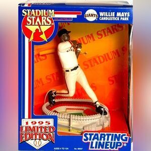 1995 Starting Lineup Stadium Stars Willie Mays HOF MINT CONDITION